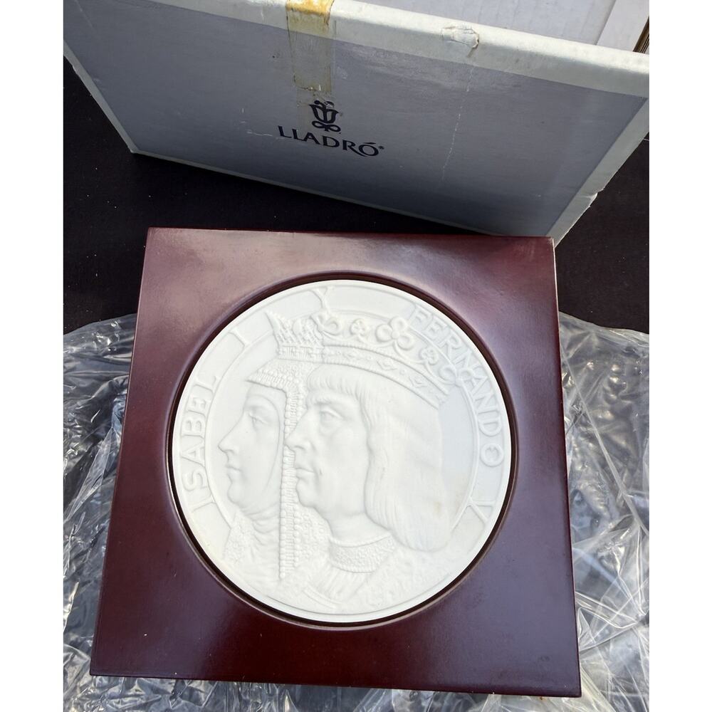 LLADRÓ #5808 QNew World Medallion MIB Retired 1994 Rare! Number #27